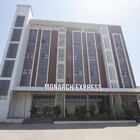 Hotel Monarch Express Chākan Exterior foto