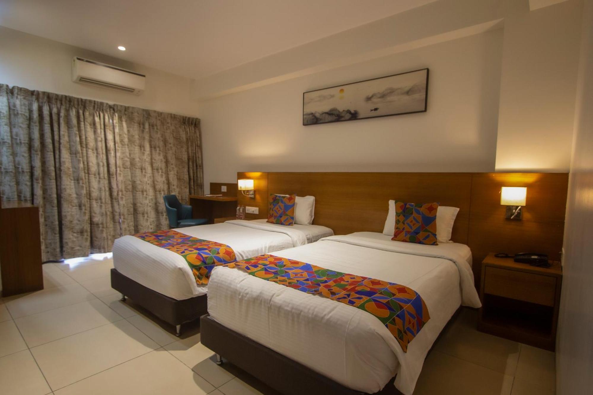 Hotel Monarch Express Chākan Exterior foto